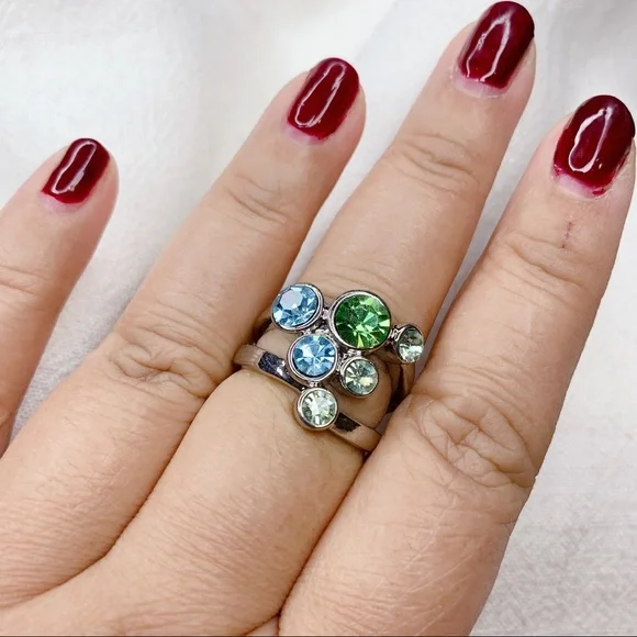 ❤️Seller’s Pick❤️ Sparkling Green Blue Rhinestones Ring - Picture 4 of 9